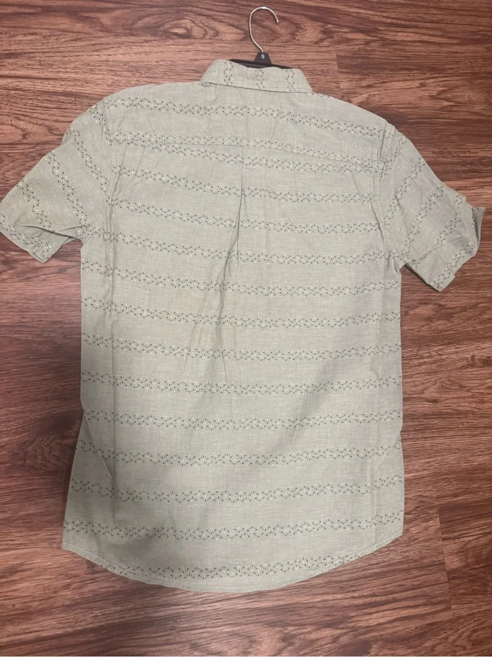 Eddie Bauer Men's Baja Short-Sleeve Print Shirt in the color Dusty Sage S NEW